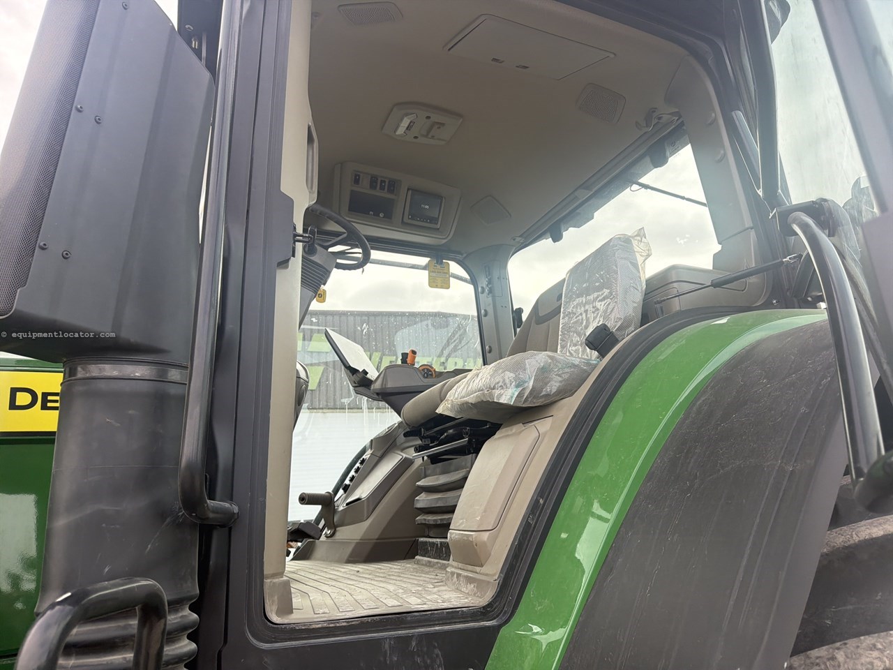 2024 John Deere 7R 270 Image 10