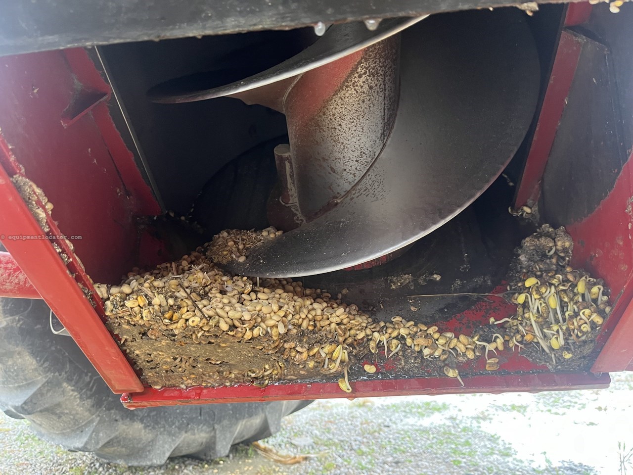 2003 Unverferth 7200 Image 10