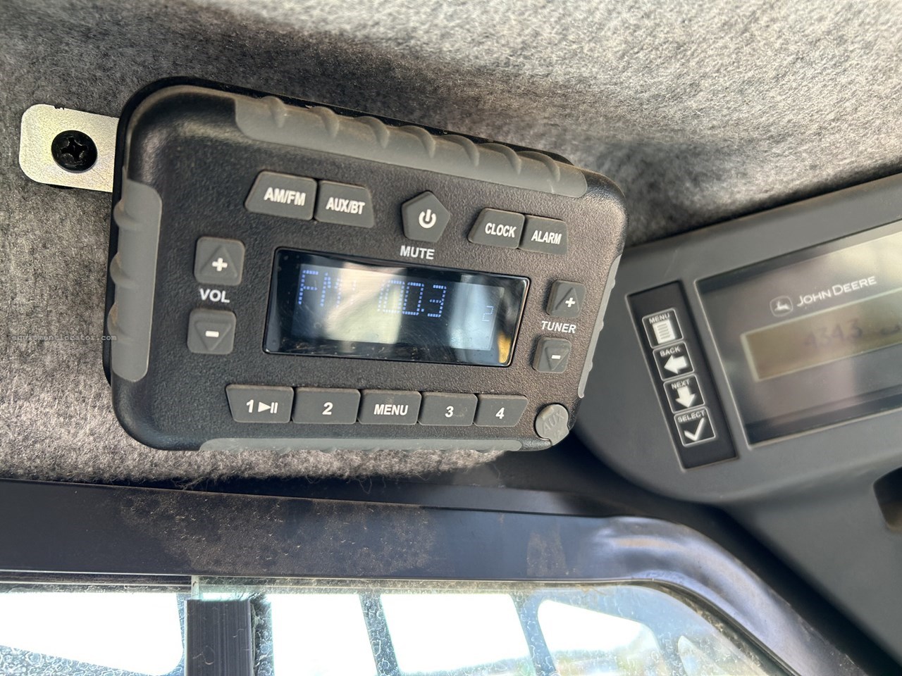 2024 John Deere 325G Image 10