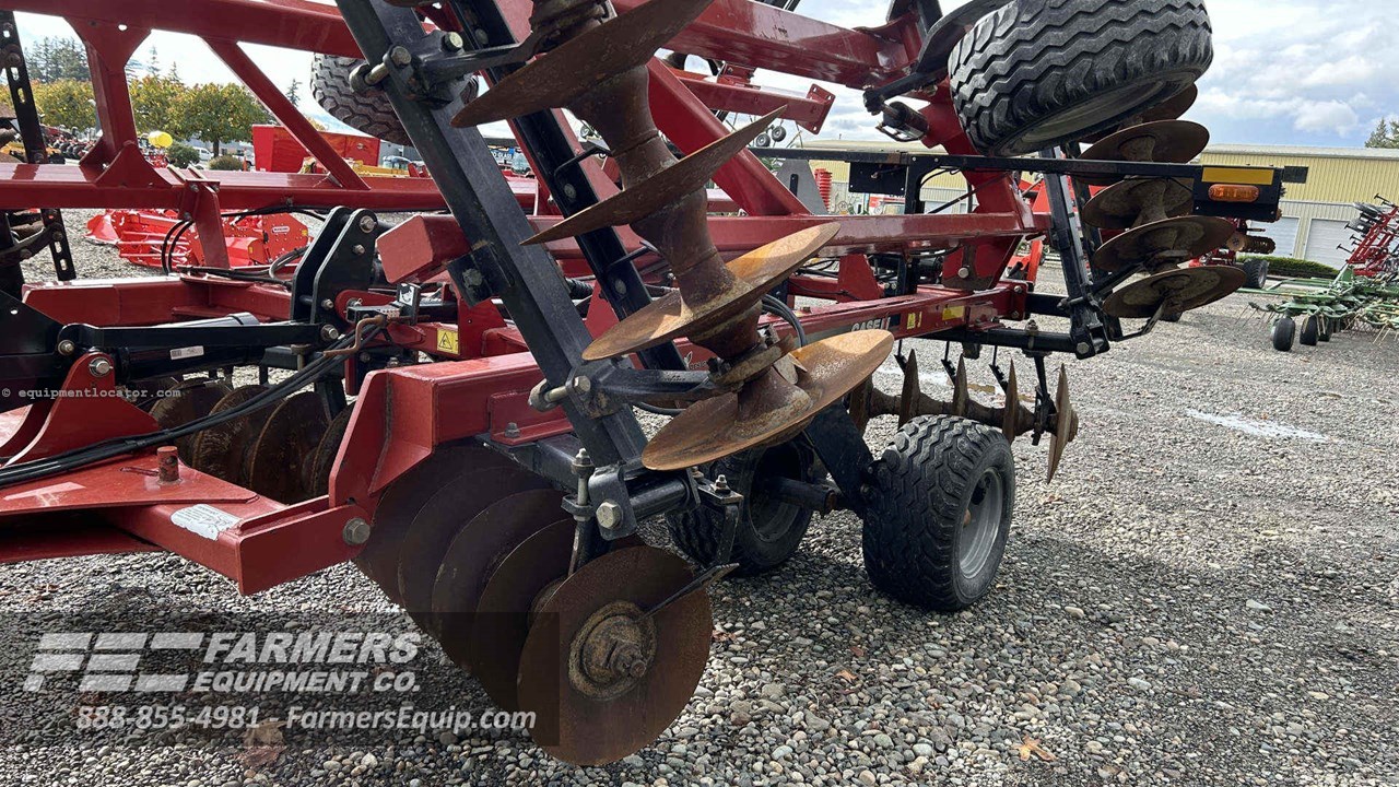 2015 Case IH 375 Image 10