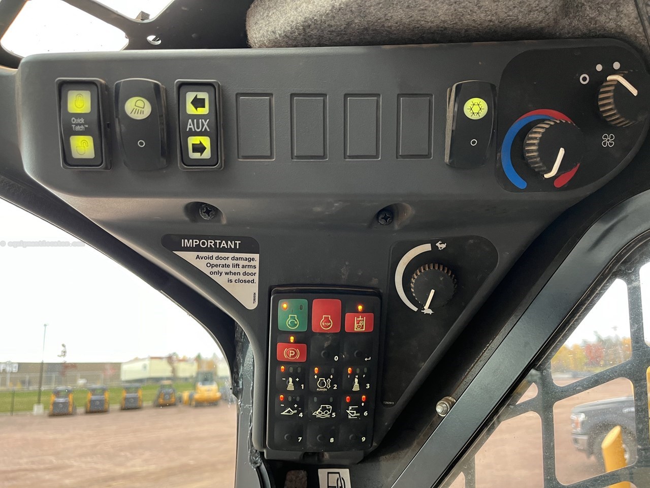 2023 John Deere 325G Image 10