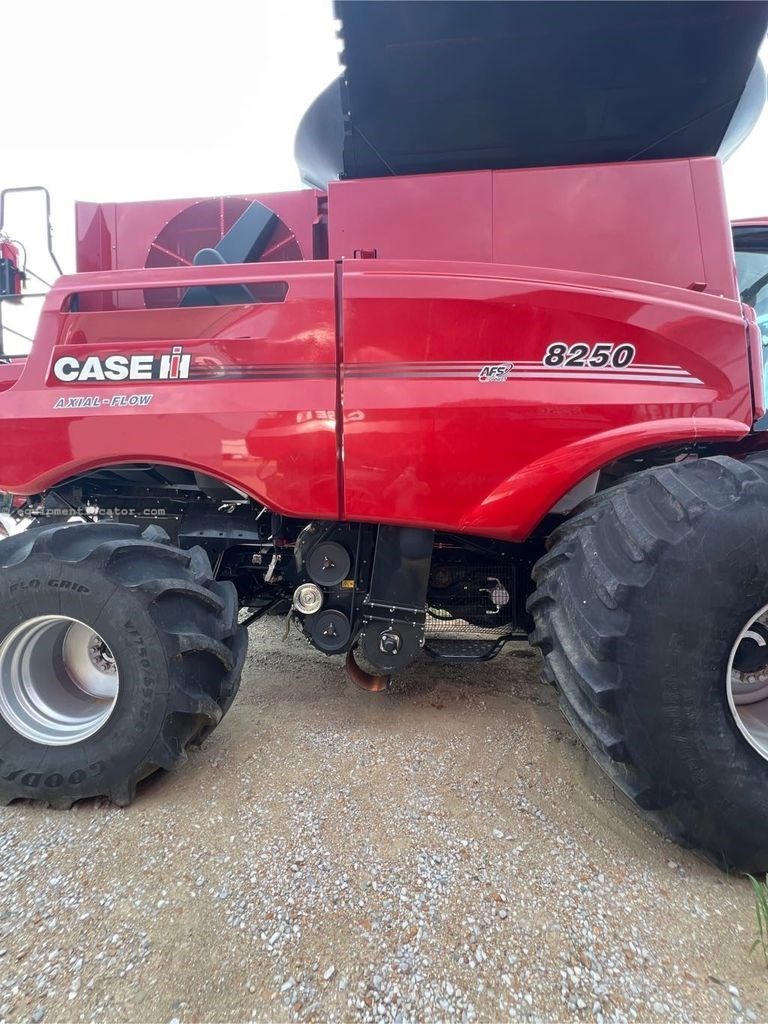 2022 Case IH 8250 Image 2