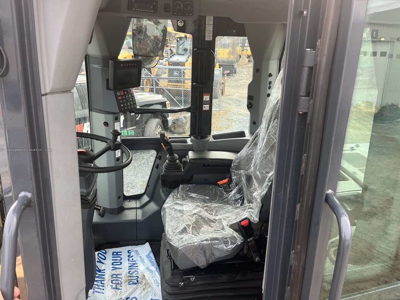 2023 John Deere 544 P Image 10