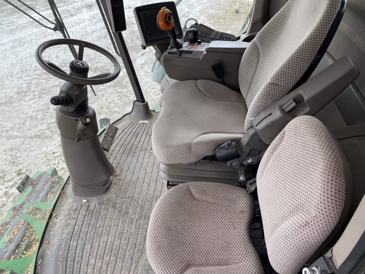 2013 John Deere S660 Image 7