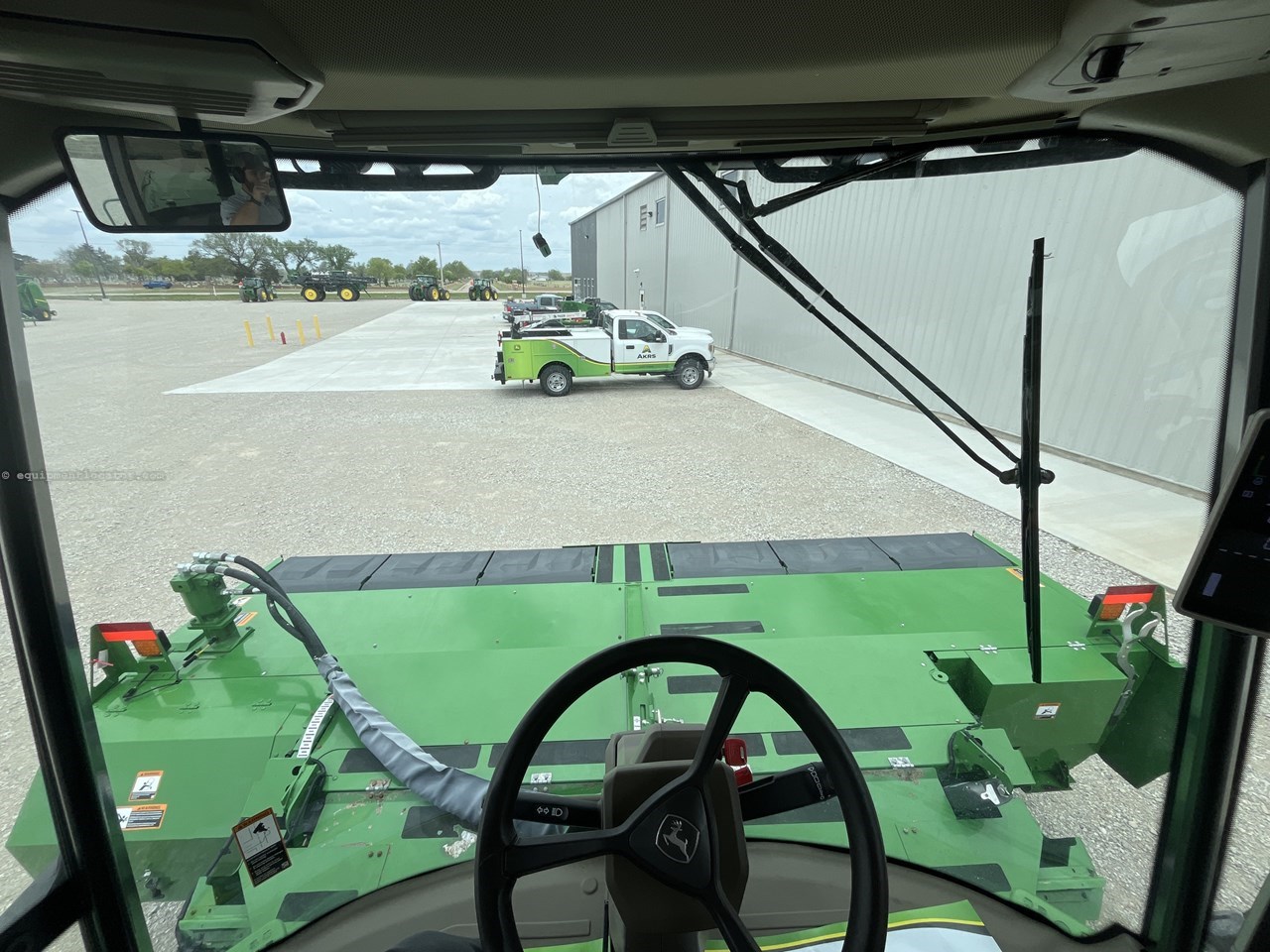 2024 John Deere W235 Image 10