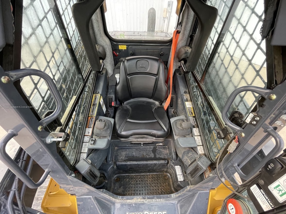 2020 John Deere 333G Image 10