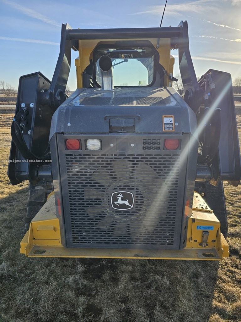 2017 John Deere 333G Image 4