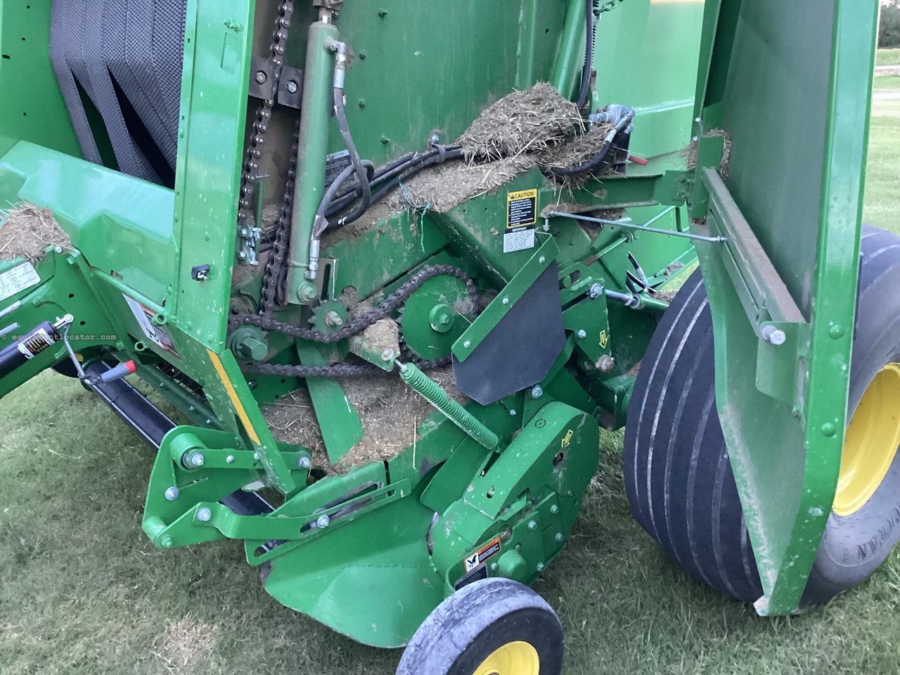 2020 John Deere 560M Image 10