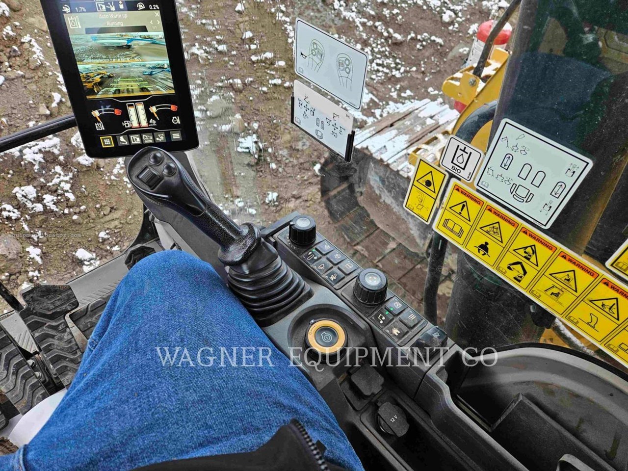 2021 Caterpillar 335 Image 10