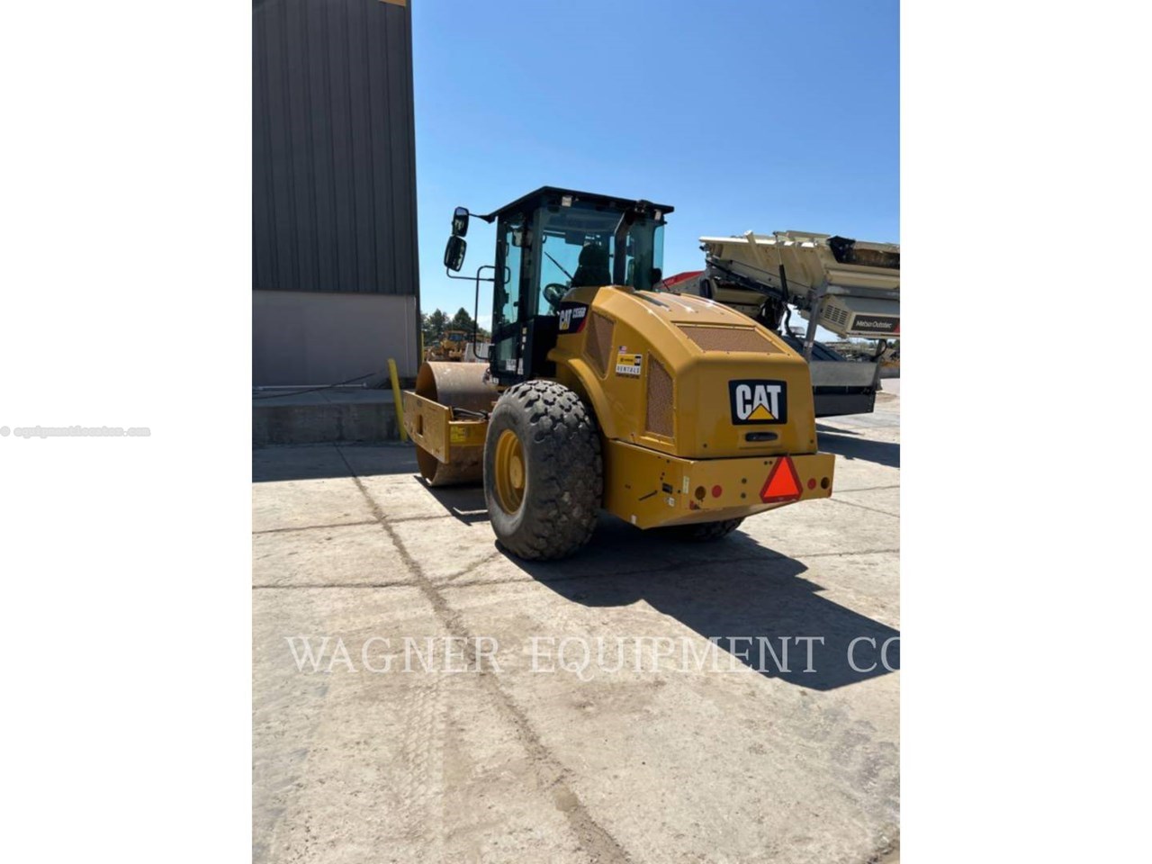 2021 Caterpillar CS56B Image 4