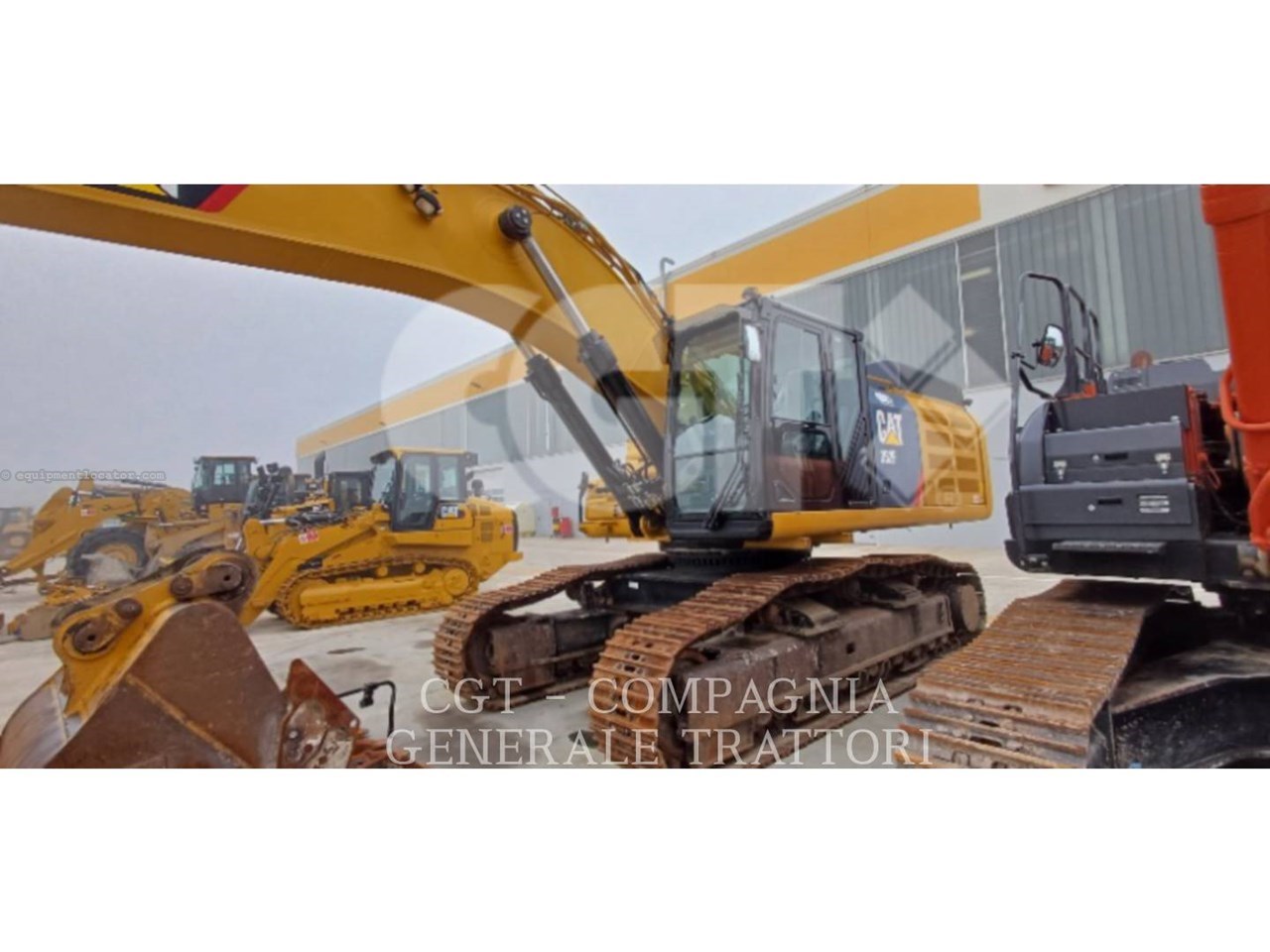 2015 Caterpillar 352F Image 2