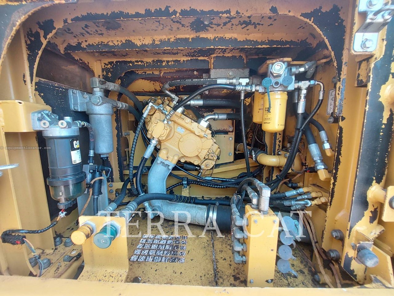 2016 Caterpillar 330FL Image 10