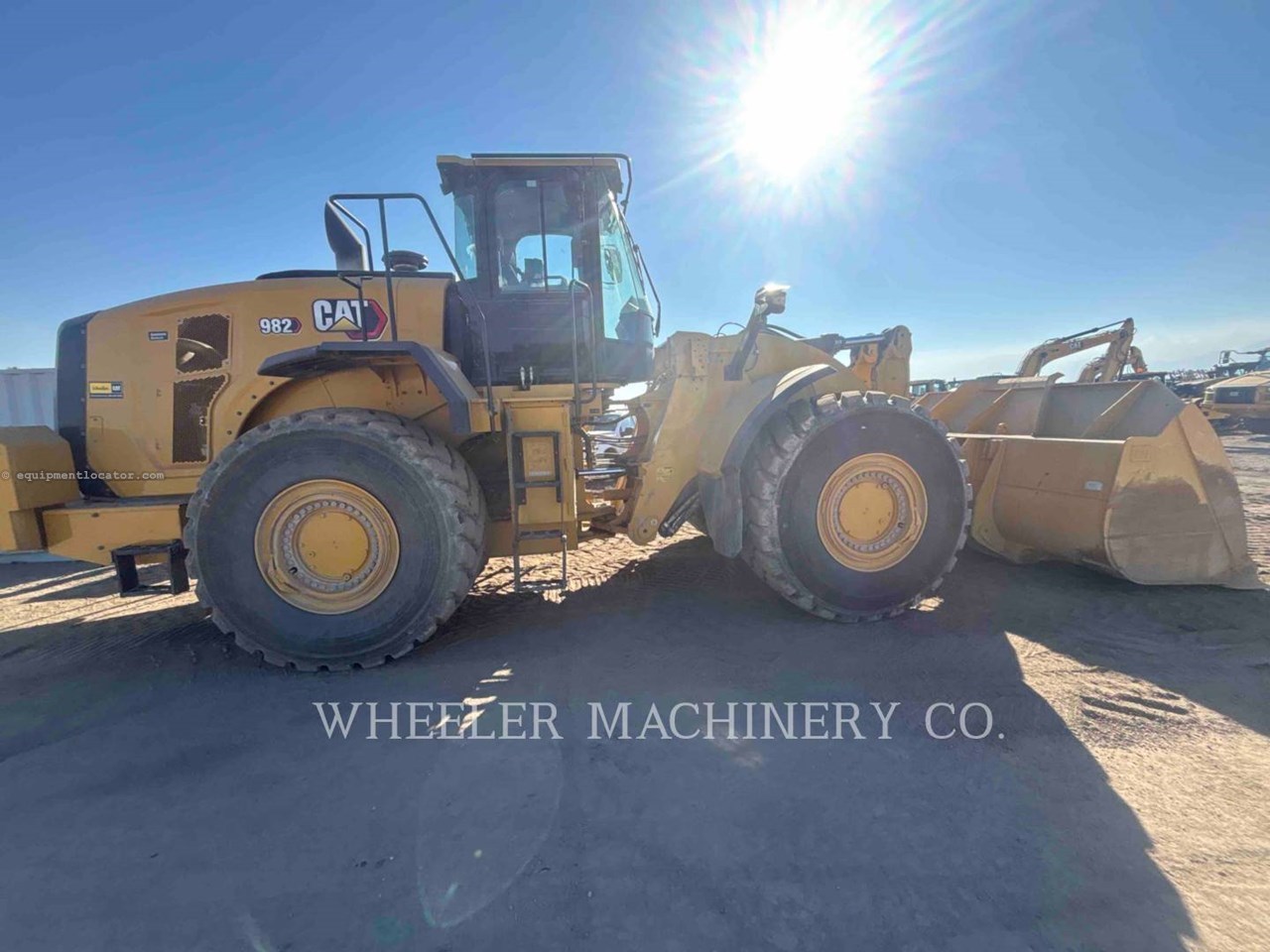 2024 Caterpillar 982 Image 2
