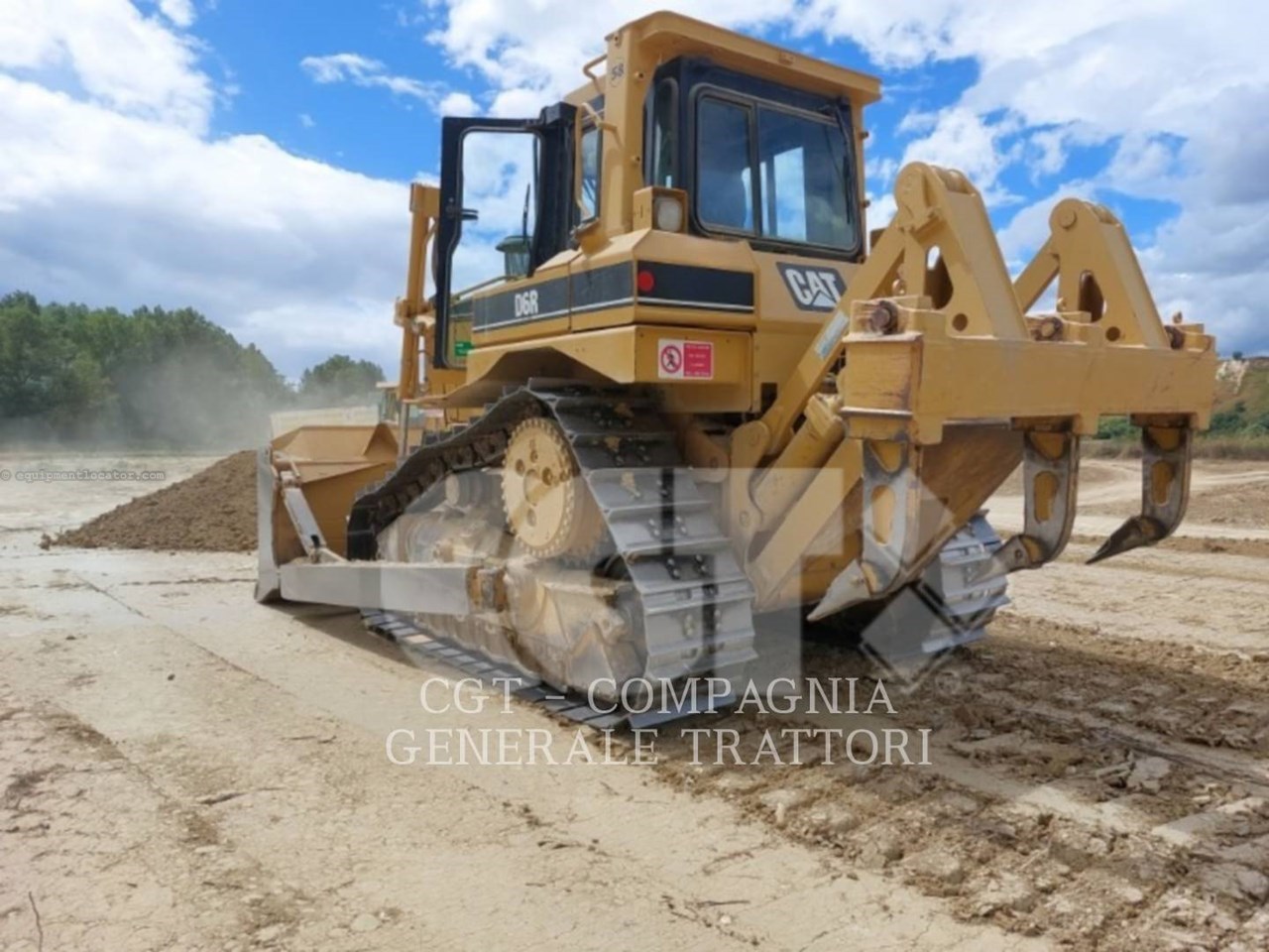 2007 Caterpillar D6R Image 2