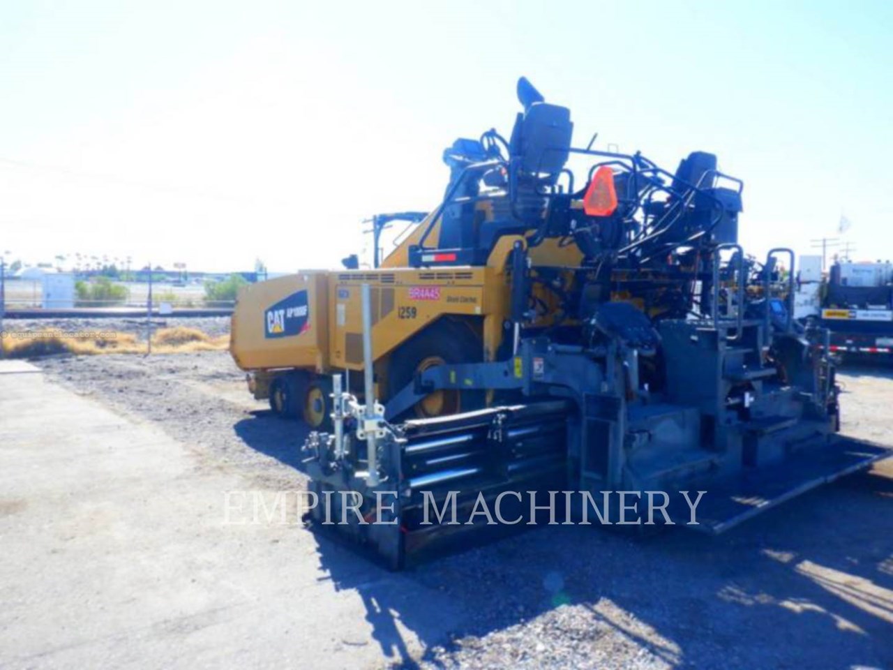 2014 Caterpillar AP1000F Image 4