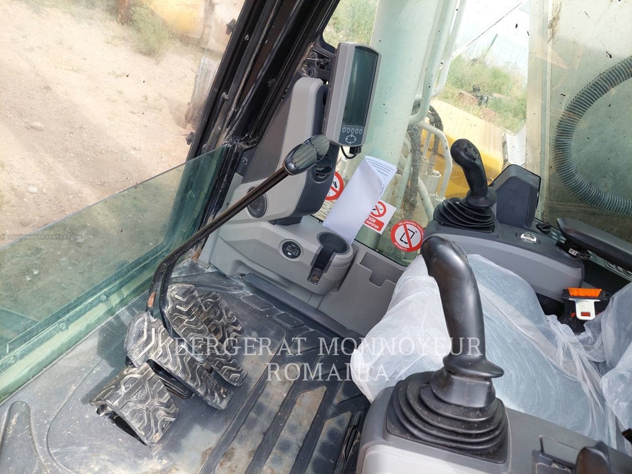 2018 Caterpillar 326FL Image 10