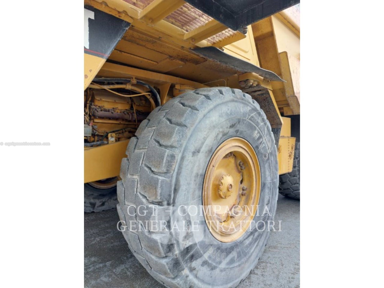 1995 Caterpillar 775B Image 8