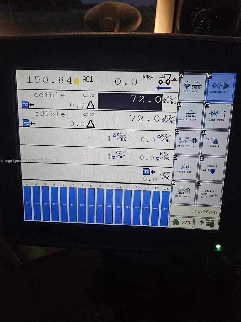 2013 White 8800 Image 10