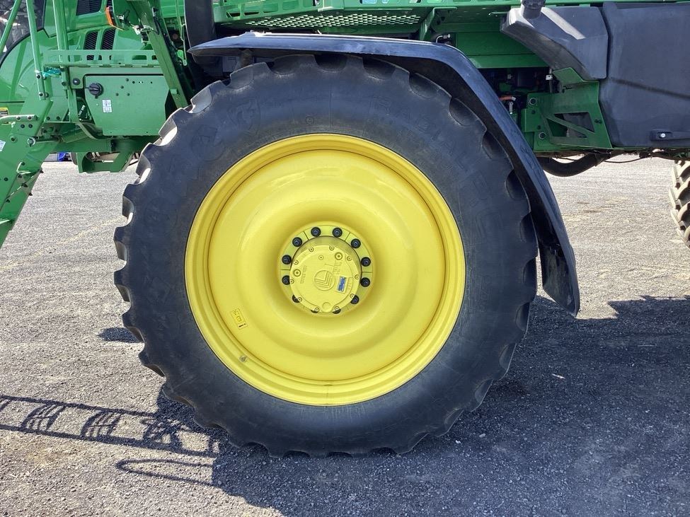 2024 John Deere 616R Image 10