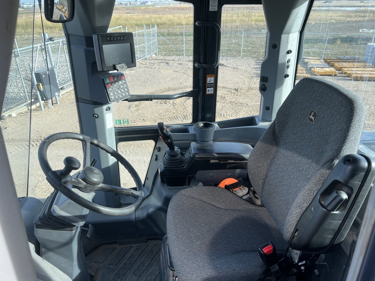 2022 John Deere 544 P Image 5