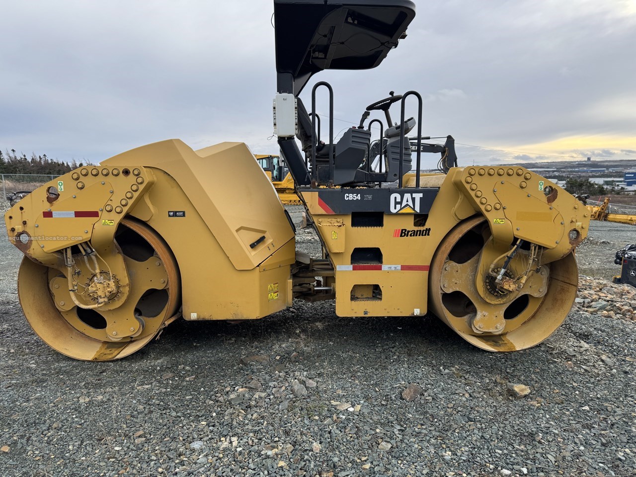 2012 Caterpillar CB54 Image 3