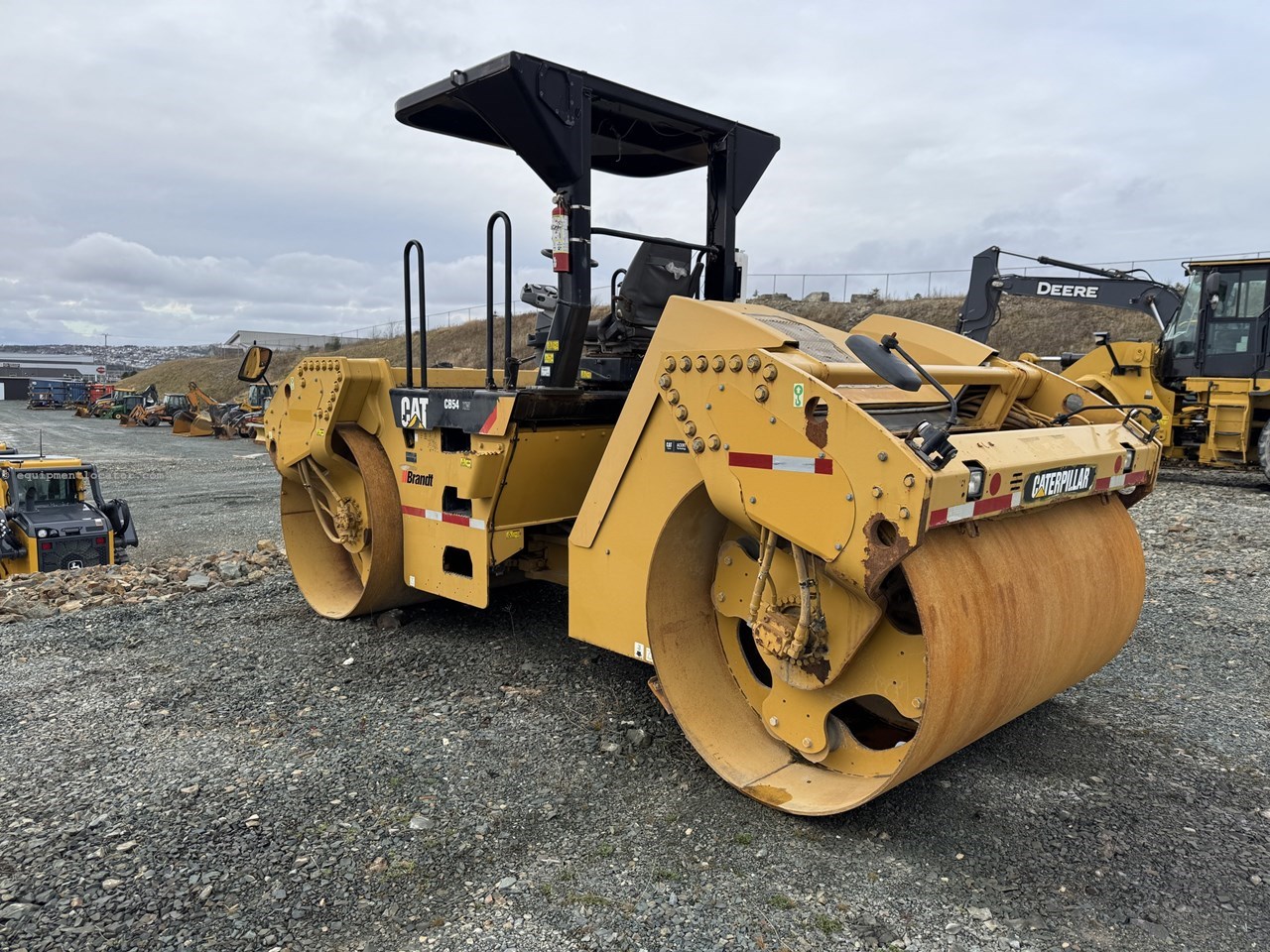 2012 Caterpillar CB54 Image 5
