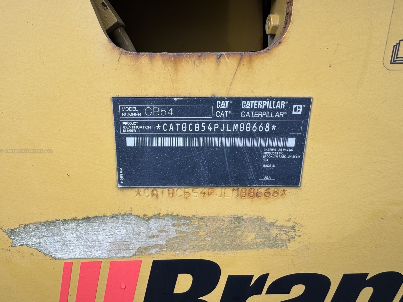 2012 Caterpillar CB54 Image 9