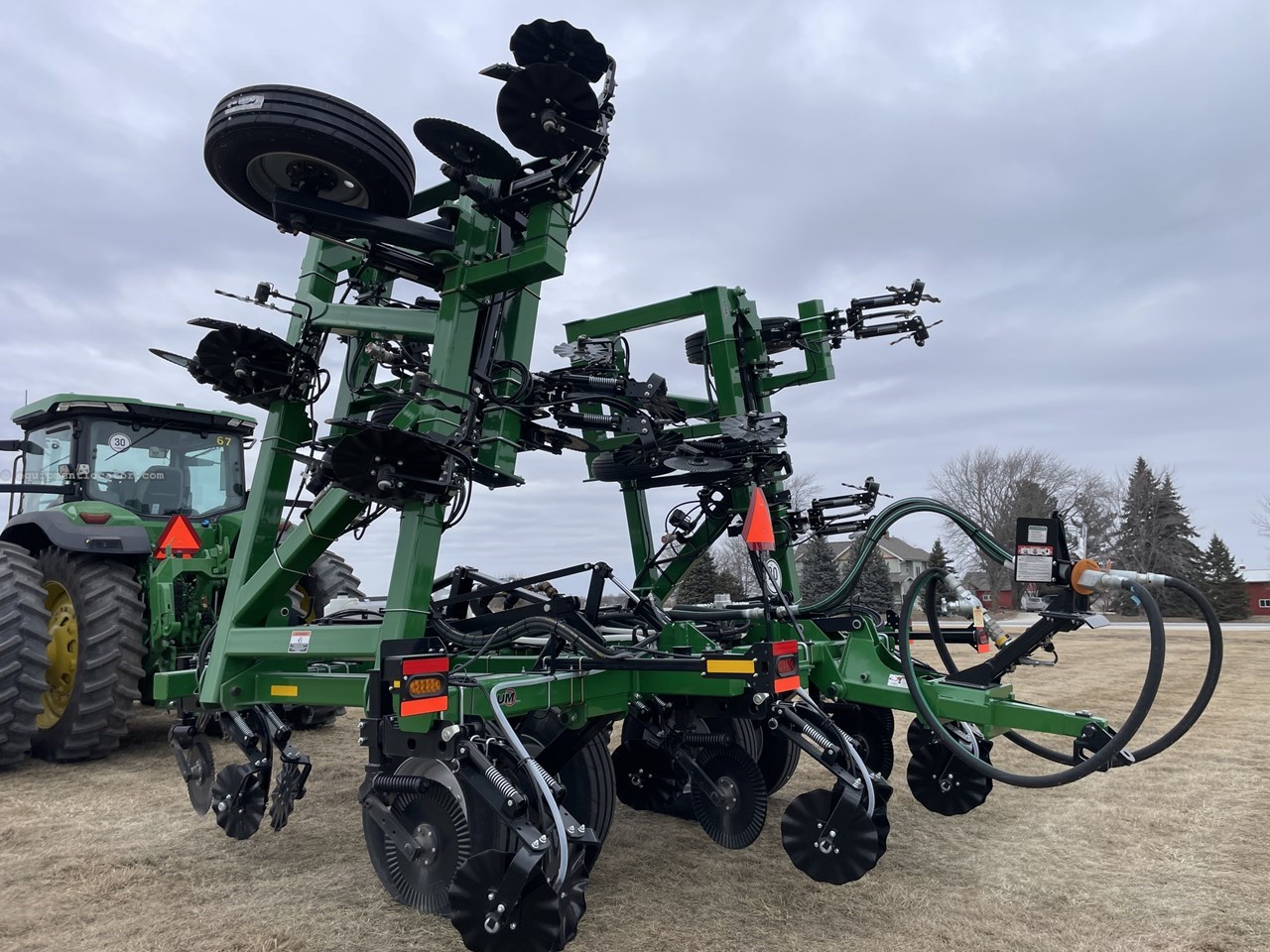 2024 Unverferth 2500 17R30 Image 3