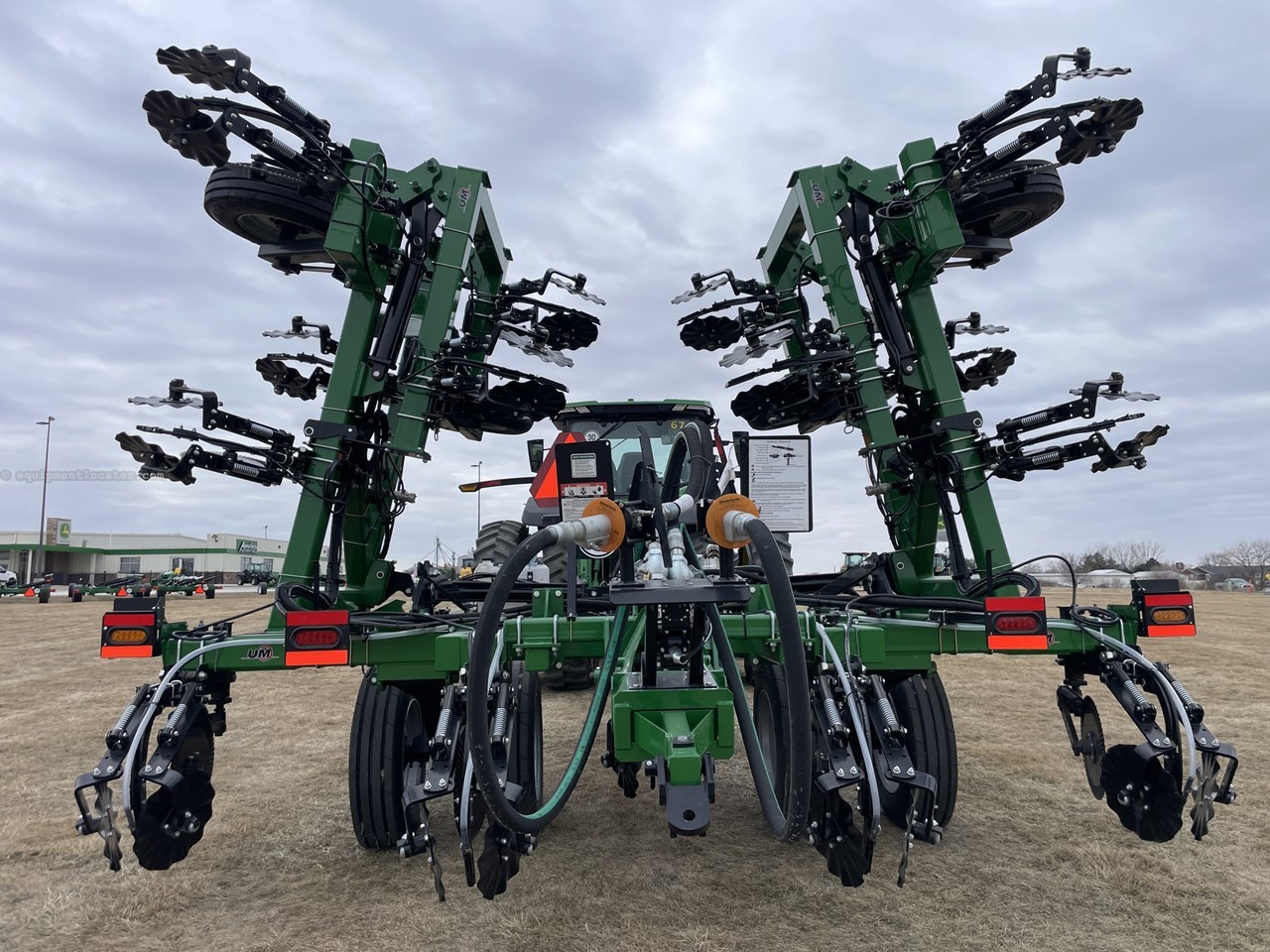 2024 Unverferth 2500 17R30 Image 4