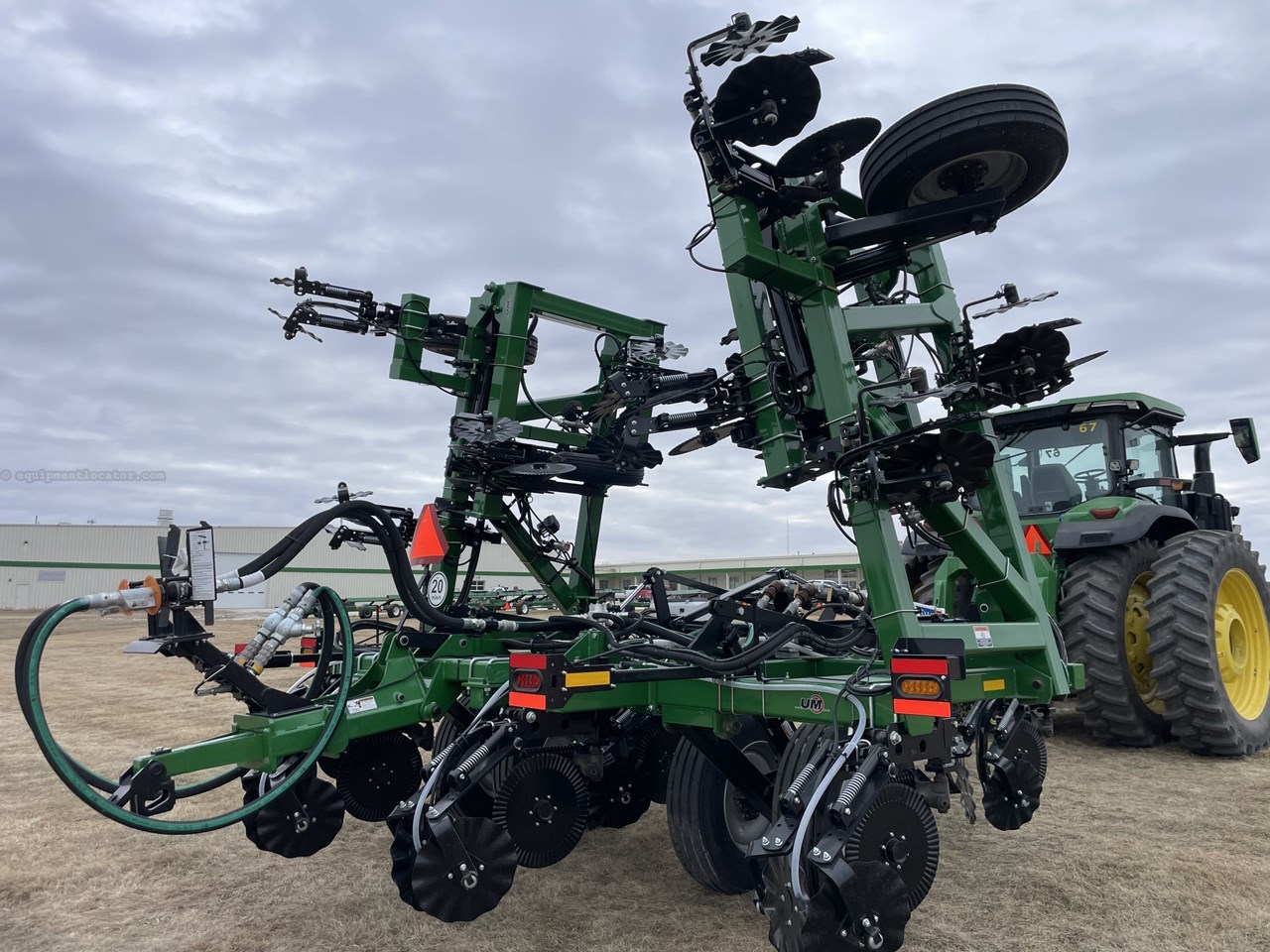 2024 Unverferth 2500 17R30 Image 5