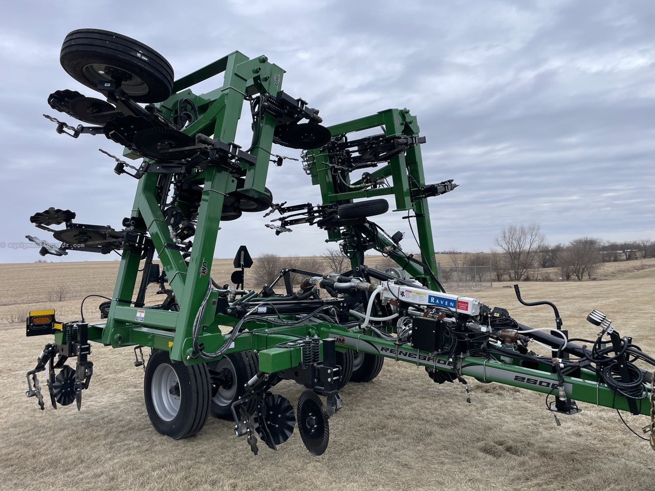 2024 Unverferth 2500 17R30 Image 7