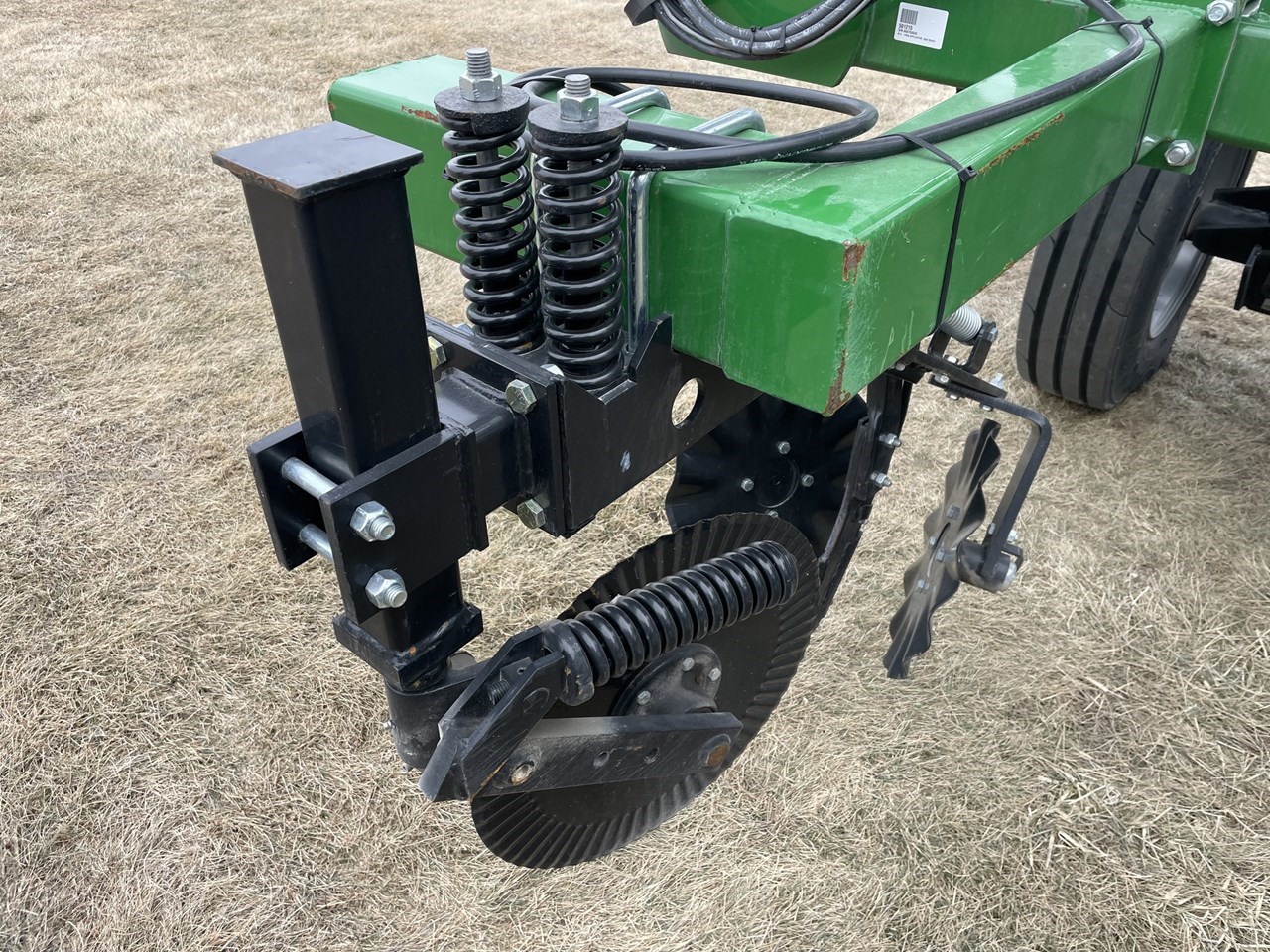 2024 Unverferth 2500 17R30 Image 13