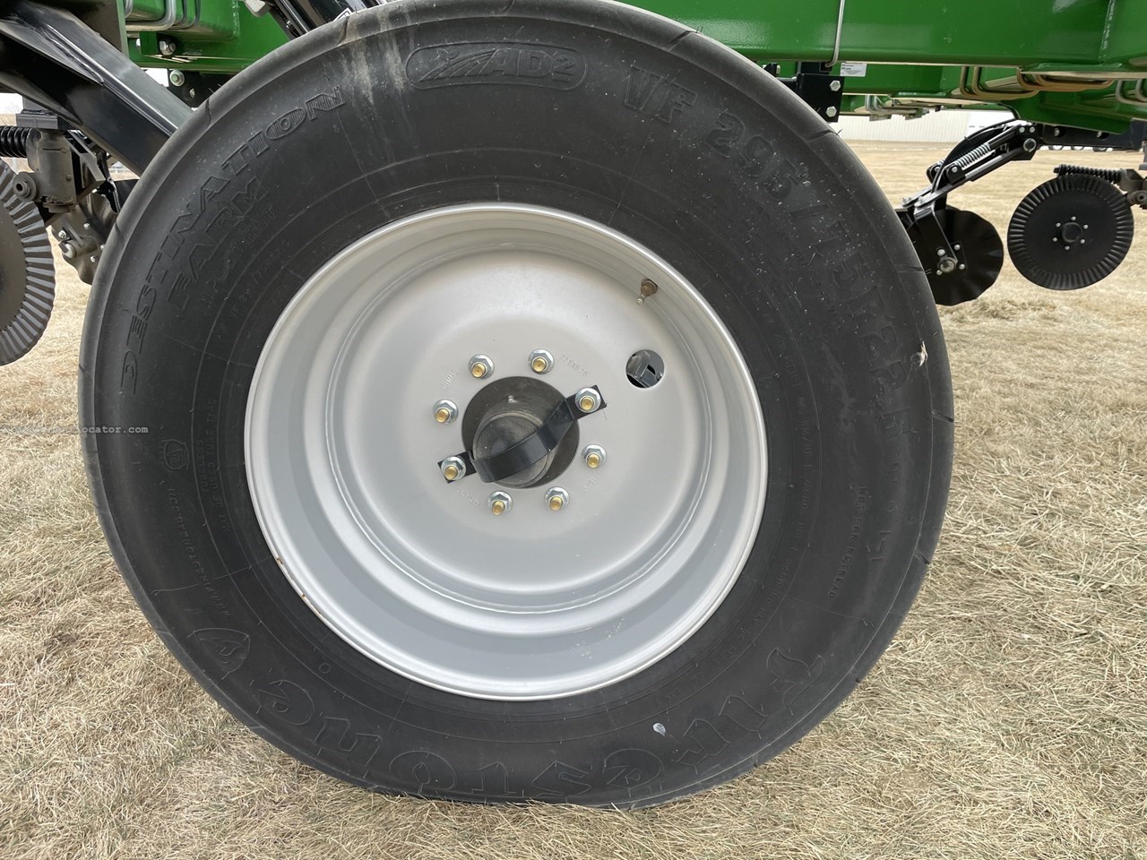 2024 Unverferth 2500 17R30 Image 16