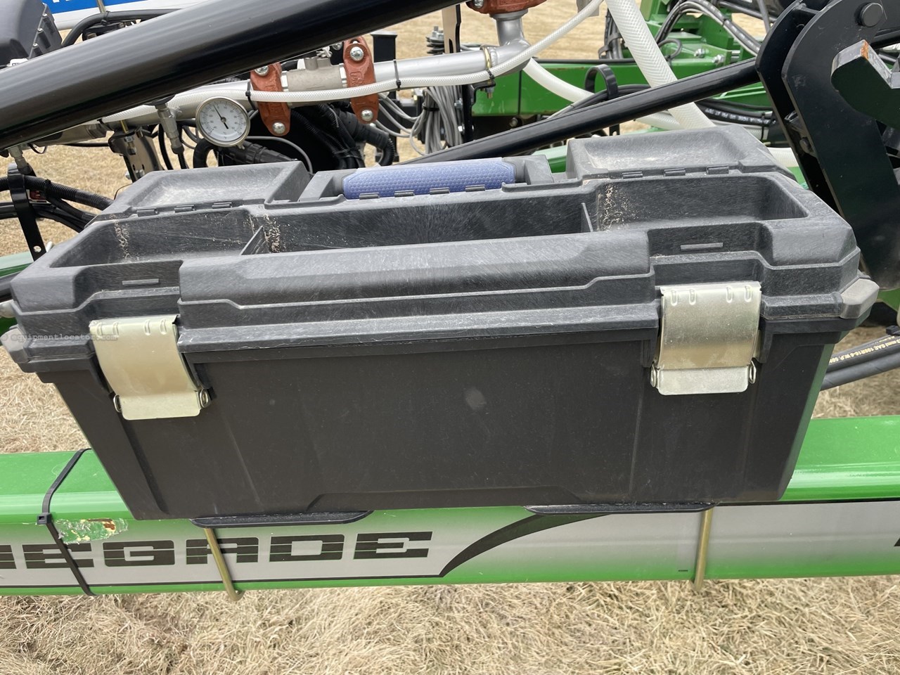 2024 Unverferth 2500 17R30 Image 21