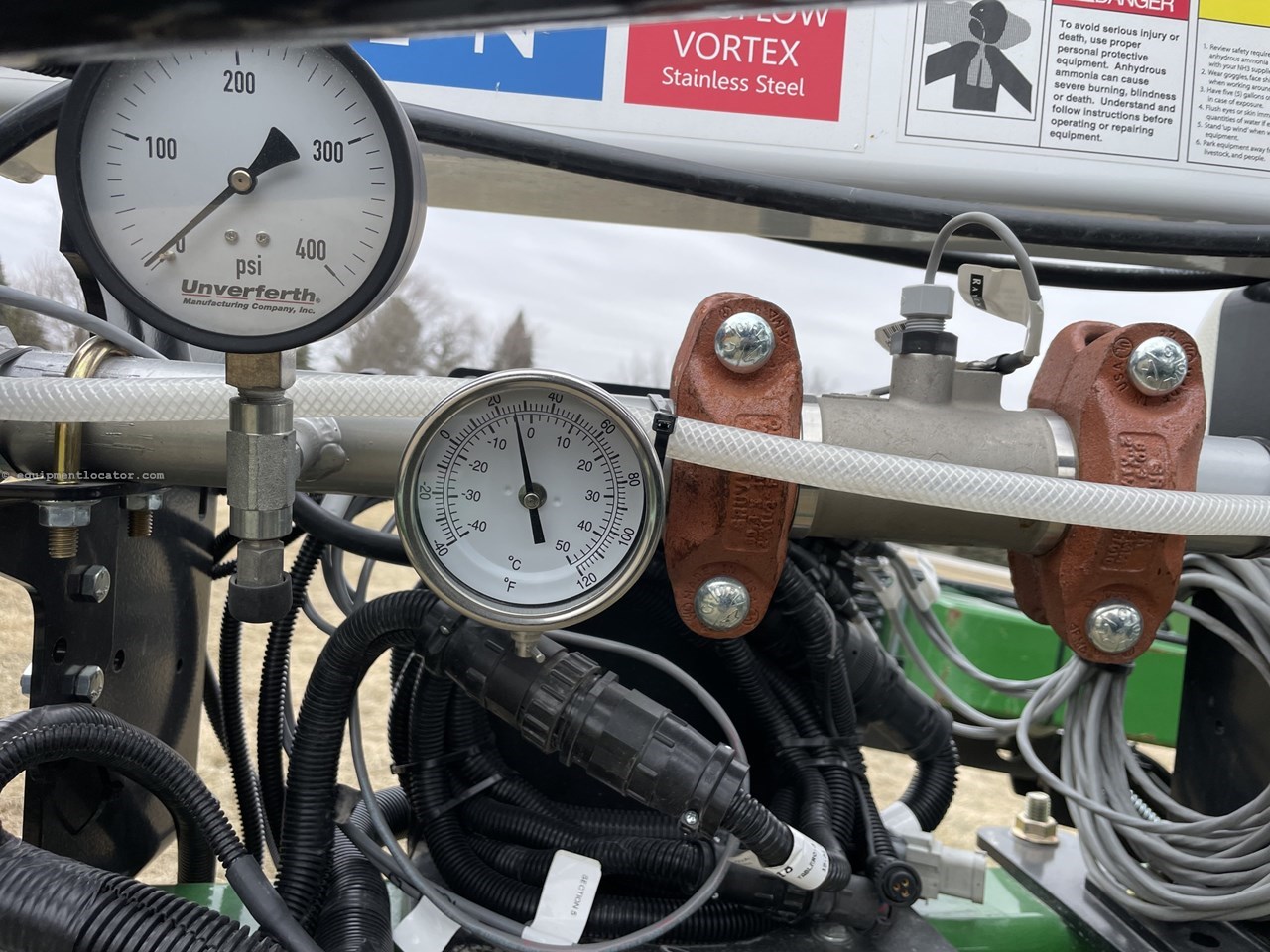 2024 Unverferth 2500 17R30 Image 23