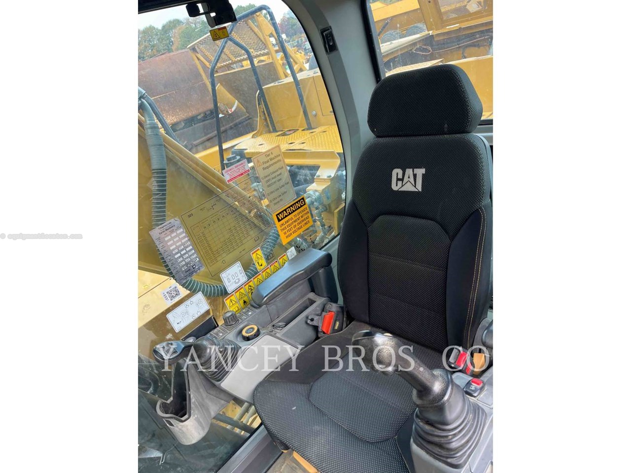 2020 Caterpillar 323 HTH Image 8