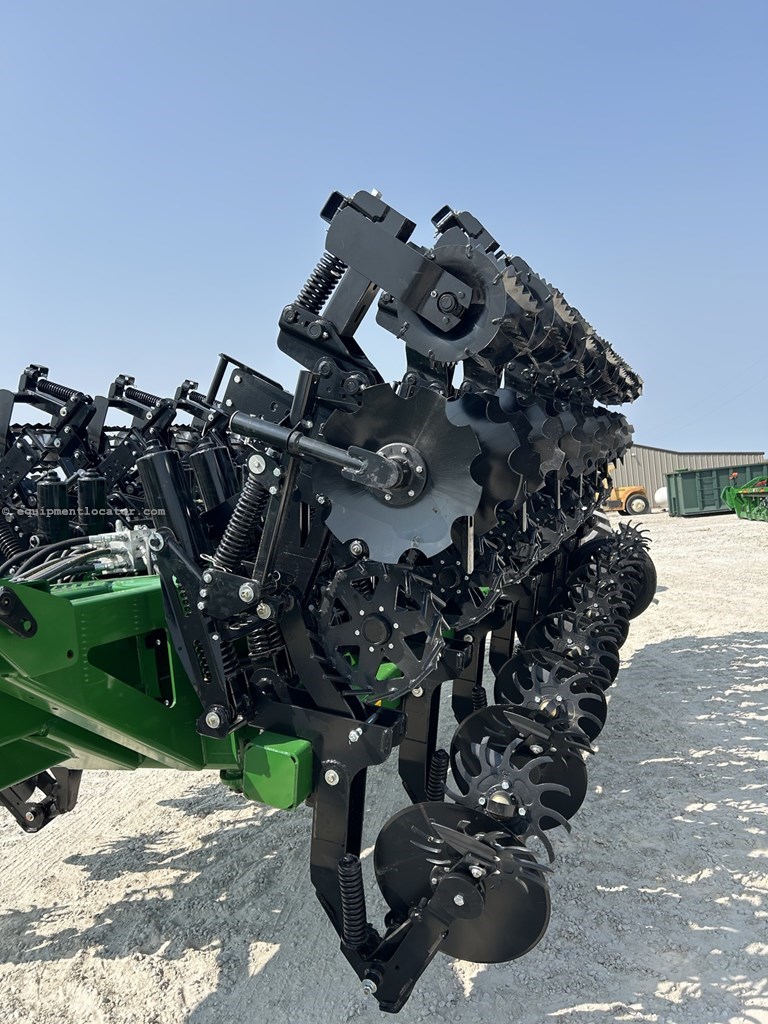 2024 Unverferth Raptor 2030 ST Image 10