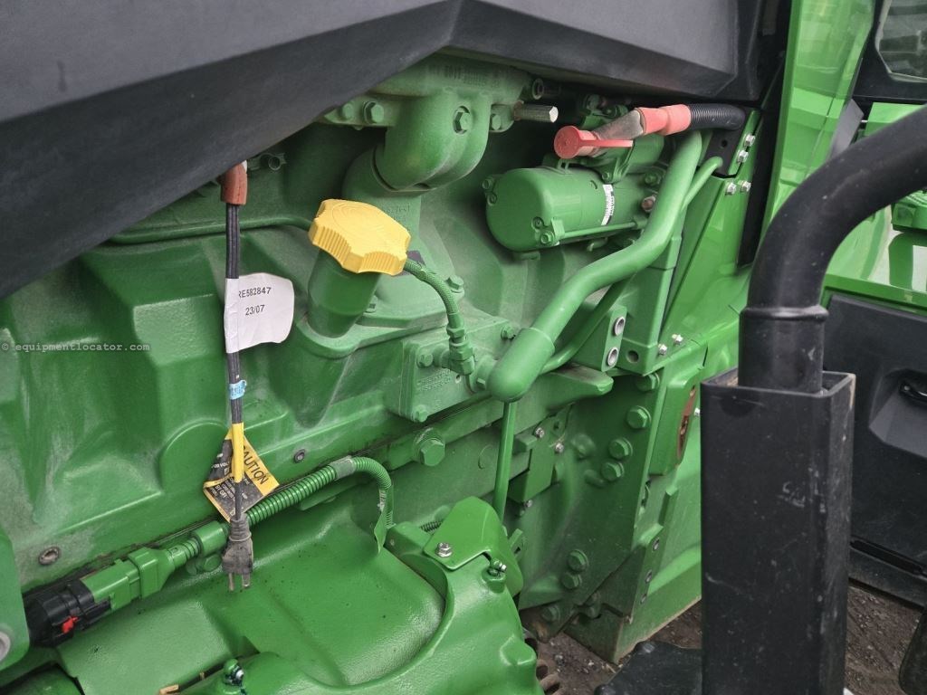 2023 John Deere 8R 370 Image 10