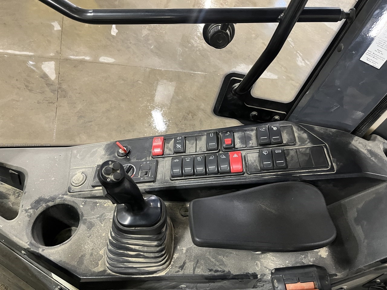 2024 John Deere 204 G Image 10