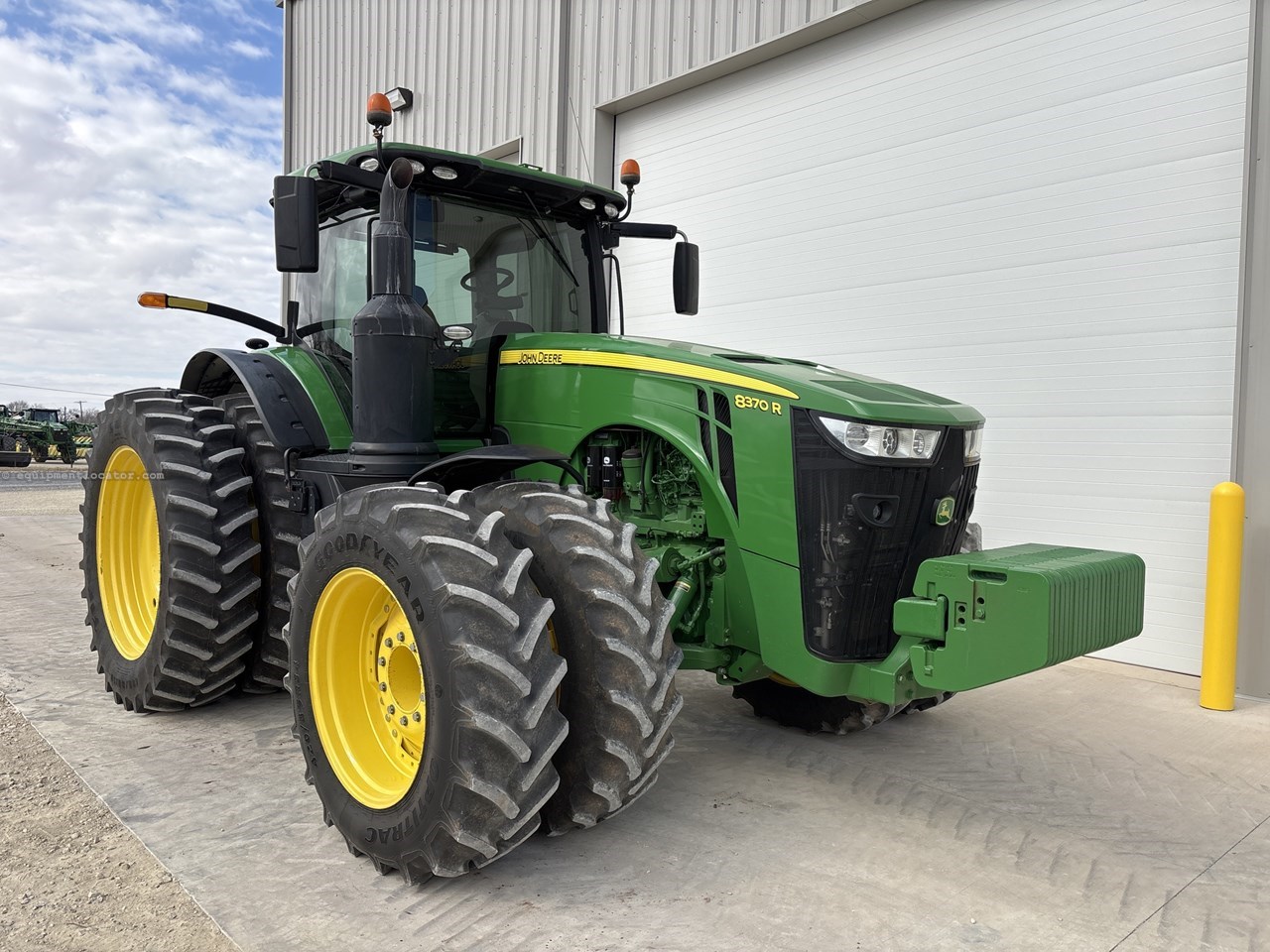 2020 John Deere 8370R Image 10