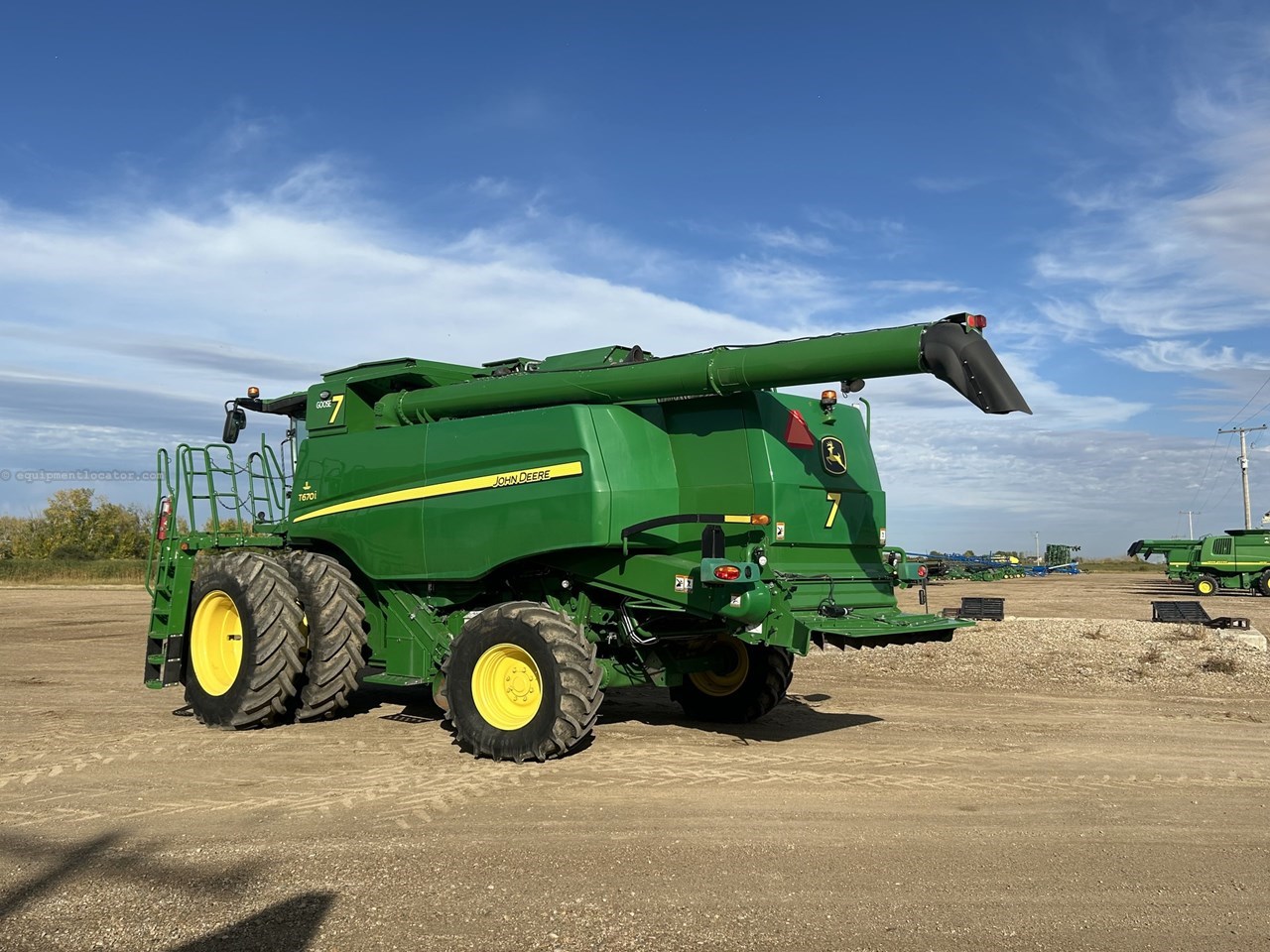 2019 John Deere T670 Image 4