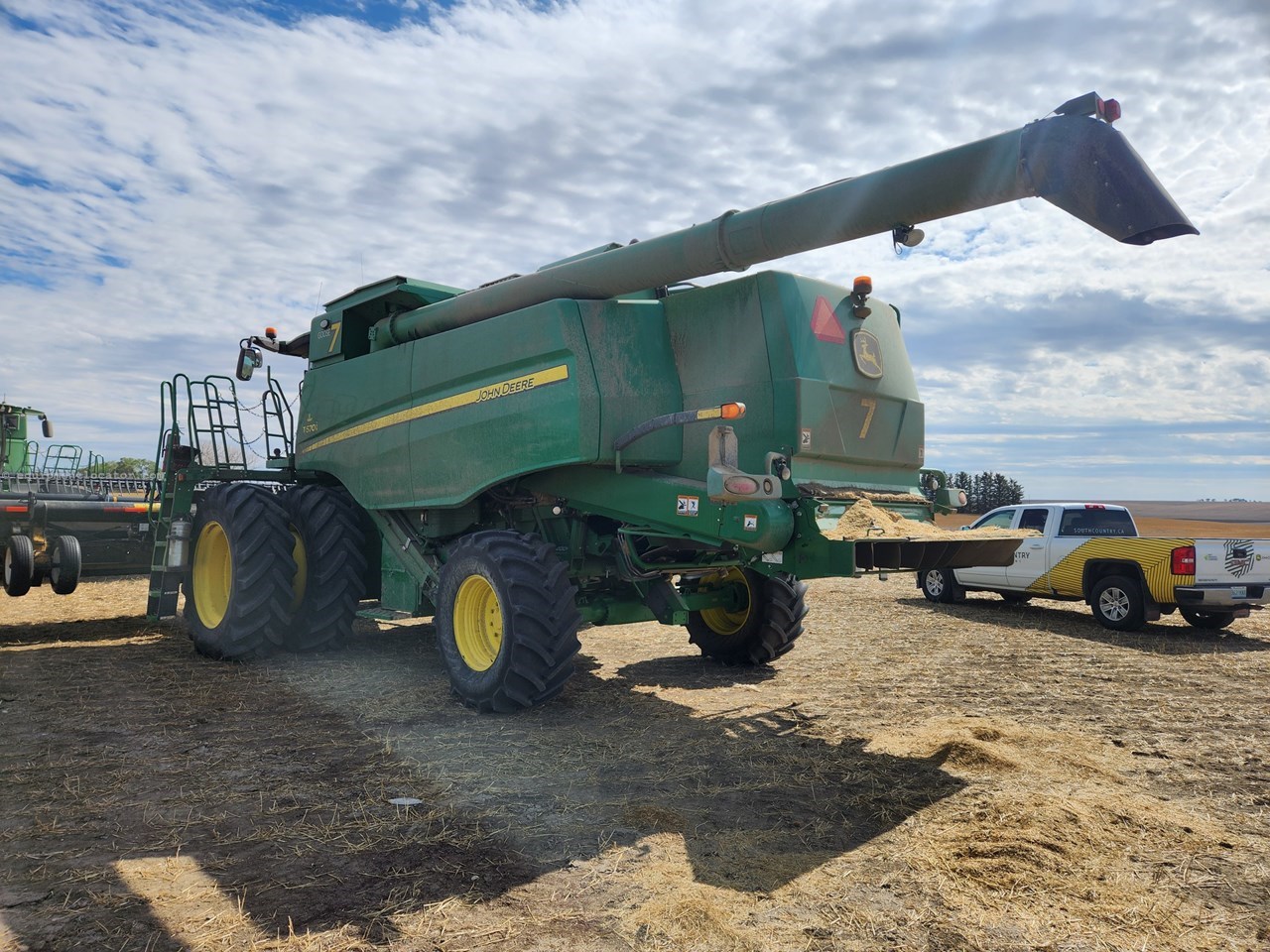 2019 John Deere T670 Image 10