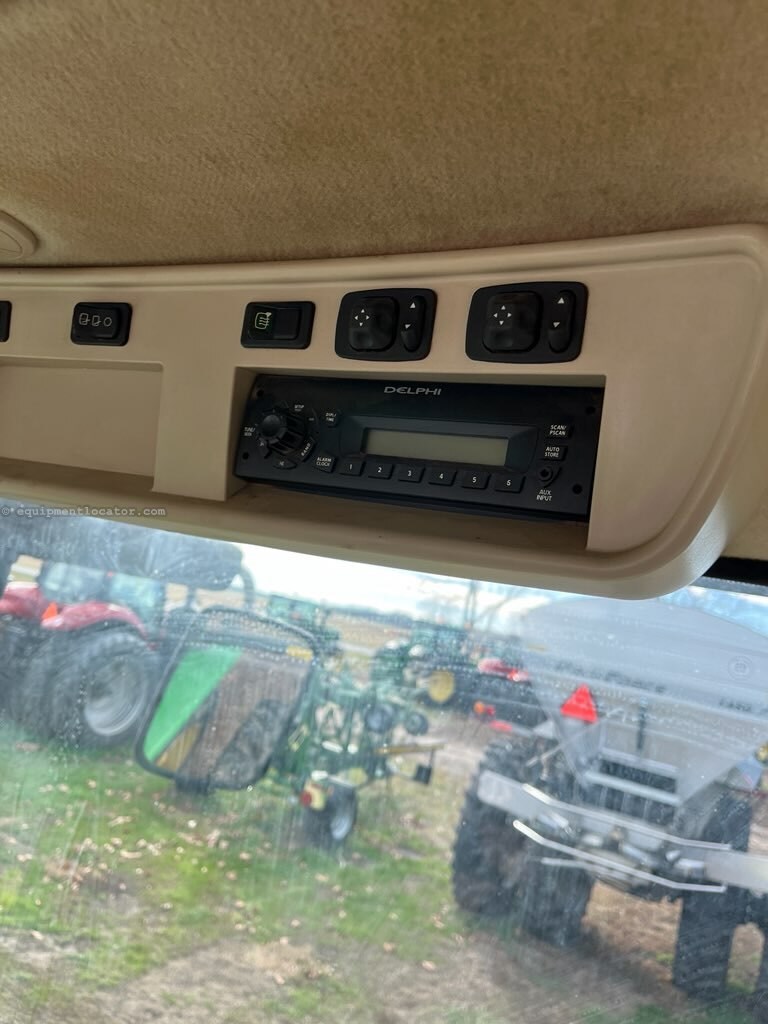 2013 John Deere 7230R Image 10