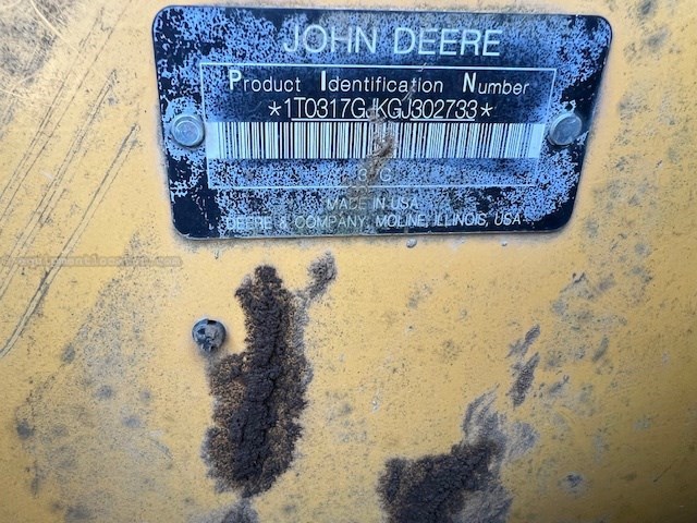 2016 John Deere 317G Image 10