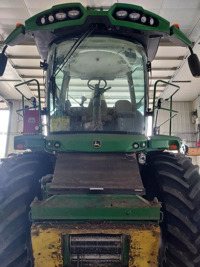 2017 John Deere 8400 Image 10