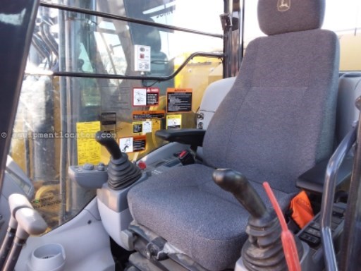 2023 John Deere 245 P Image 10