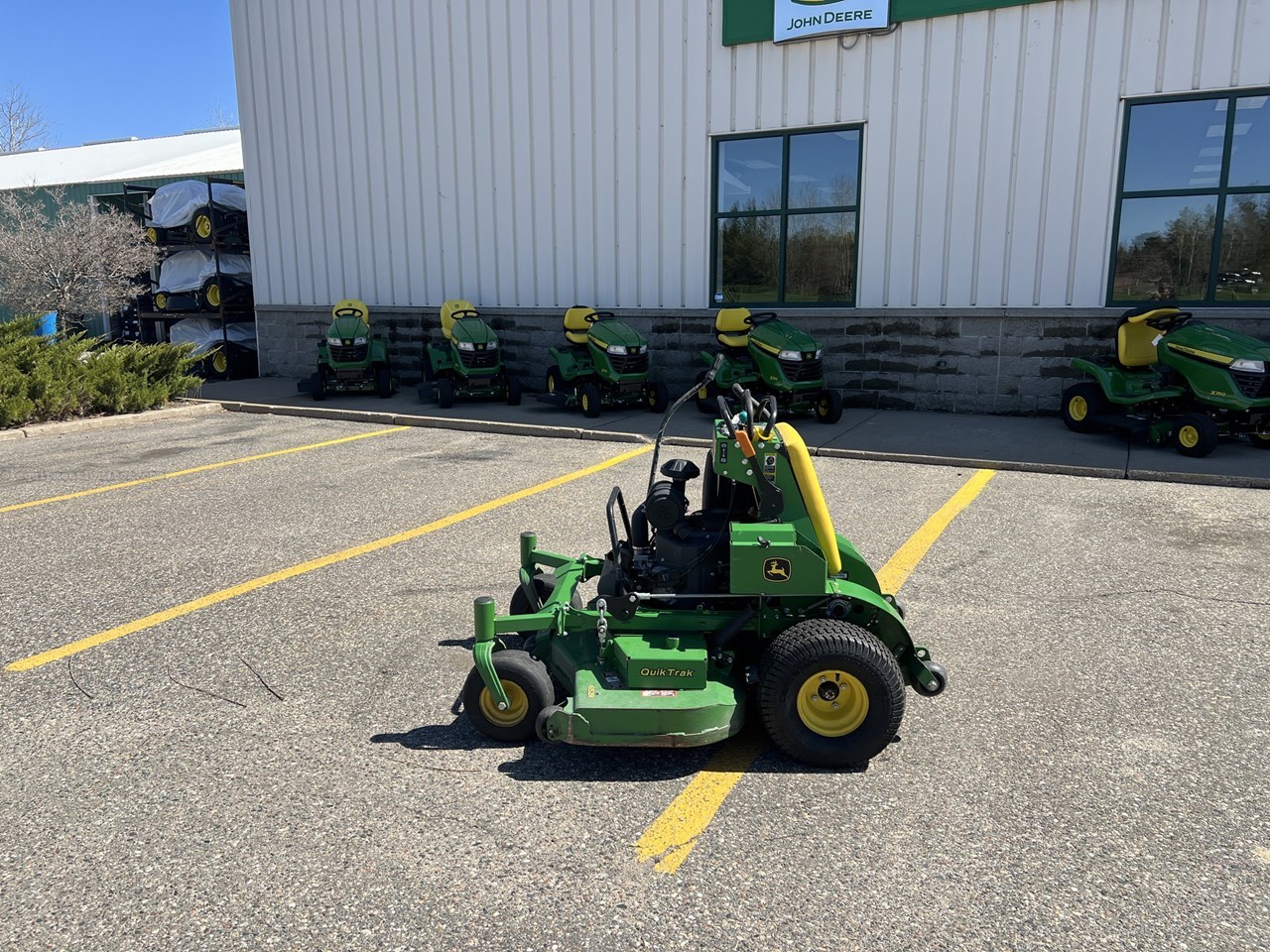 2021 John Deere 652R Image 2
