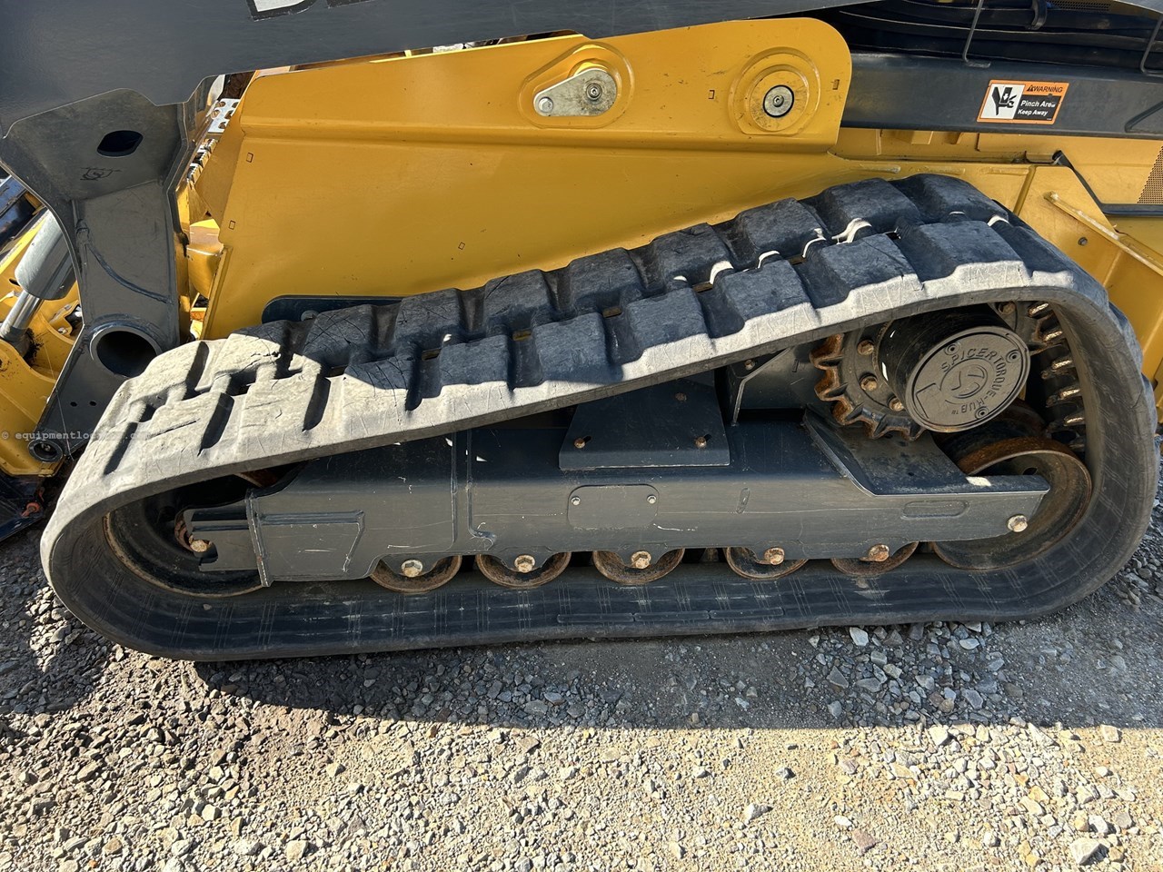 2023 John Deere 333G Image 10