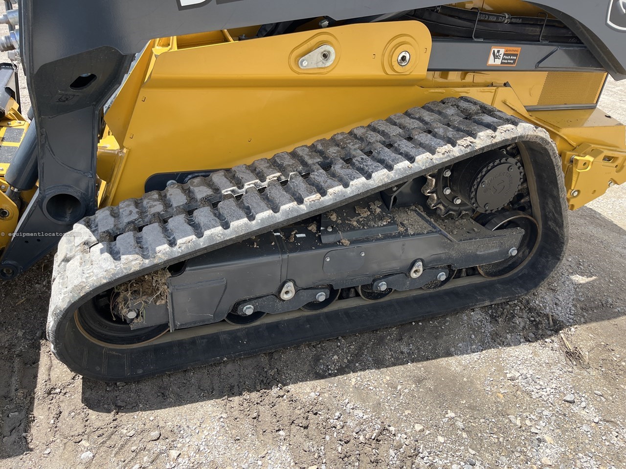 2023 John Deere 333G Image 10