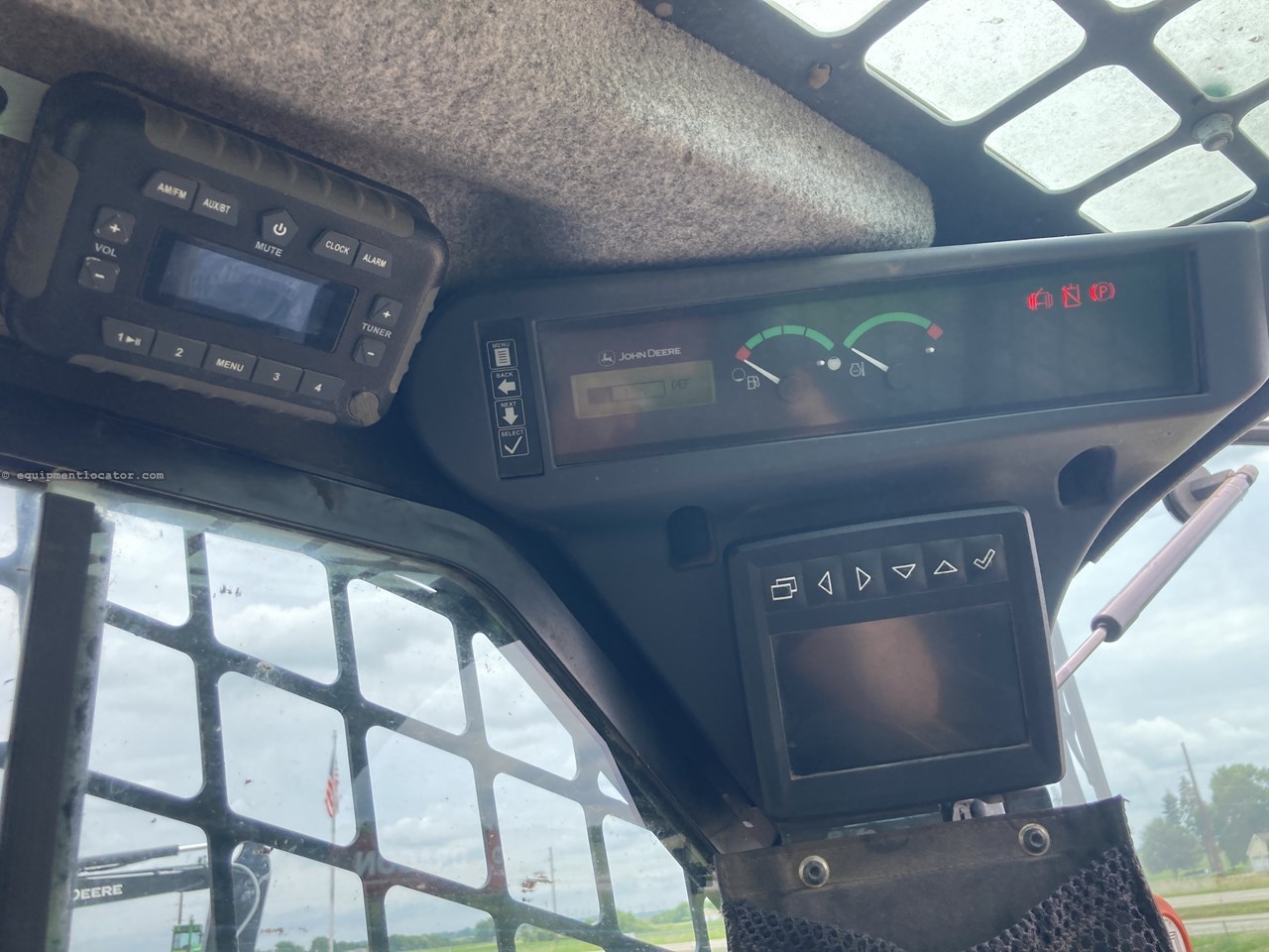 2020 John Deere 333G Image 10